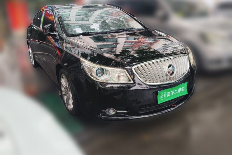 Used Buick LaCrosse 2012 2.4L SIDI Luxury Edition Front Right 45 Deg