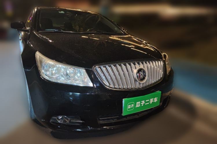Used Buick LaCrosse 2012 2.4L SIDI Elegant Edition Front Right 45 Deg