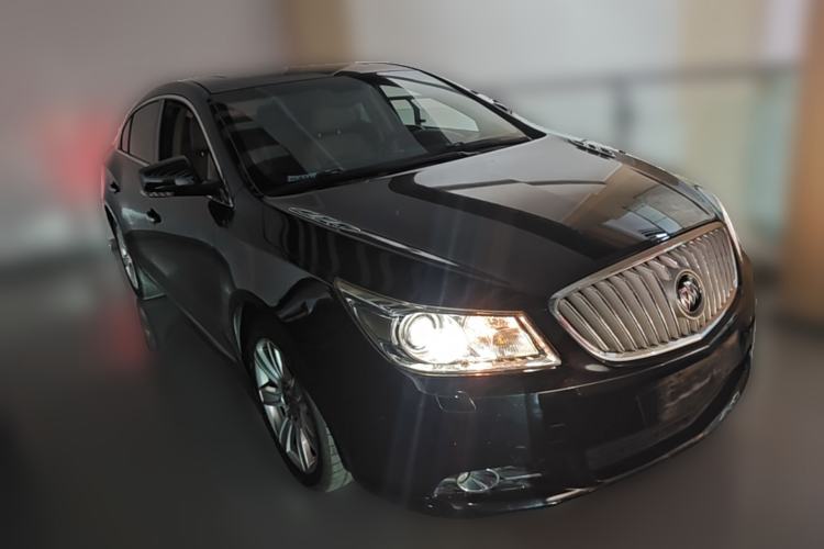 Used Buick LaCrosse 2012 2.4L SIDI Luxury Edition Front Right 45 Deg