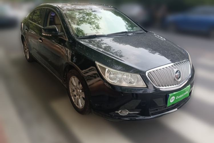 Used Buick LaCrosse 2012 2.4L SIDI Elegant Edition Front Right 45 Deg