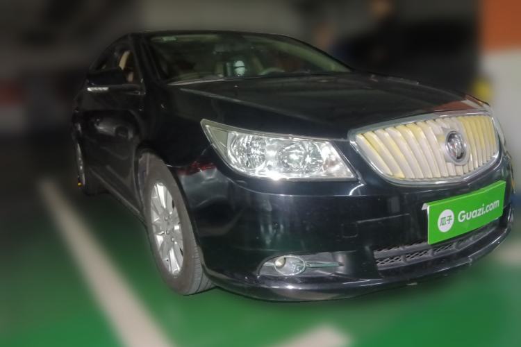 Used Buick LaCrosse 2012 2.4L SIDI Elegant Edition Front Right 45 Deg