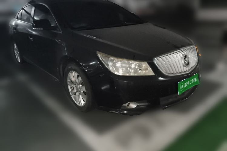 Used Buick LaCrosse 2012 2.4L SIDI Elegant Edition Front Right 45 Deg