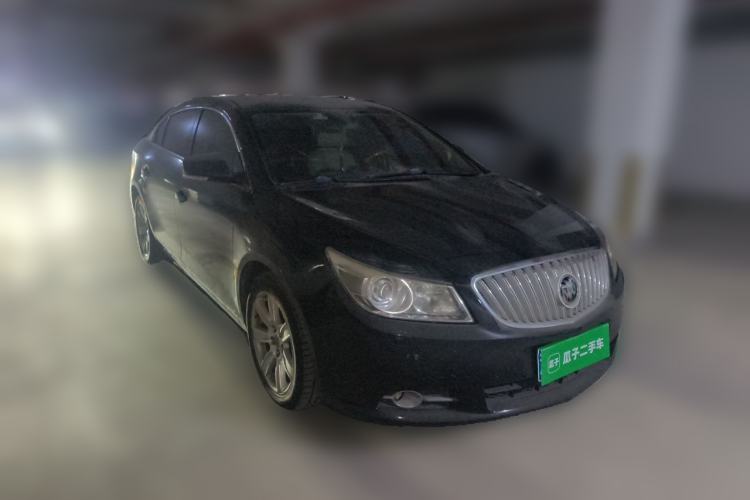 Used Buick LaCrosse 2012 2.4L SIDI Luxury Edition Front Right 45 Deg
