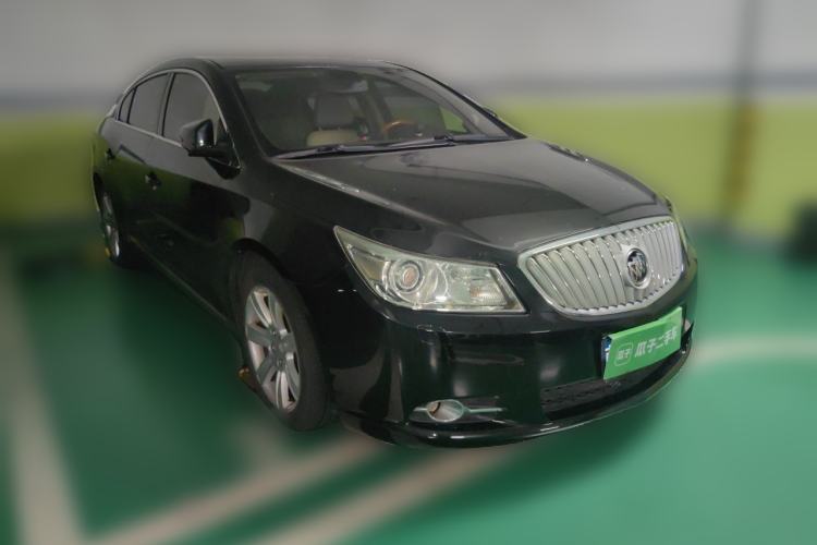 Used Buick LaCrosse 2012 2.4L SIDI Luxury Edition Front Right 45 Deg