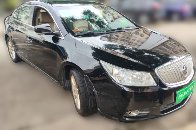 Used Buick LaCrosse 2012 2.4L SIDI Elegant Edition Front Right 45 Deg