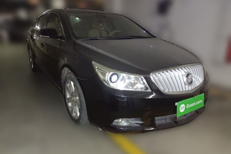 Used Buick LaCrosse 2012 2.4L SIDI Luxury Edition Front Right 45 Deg