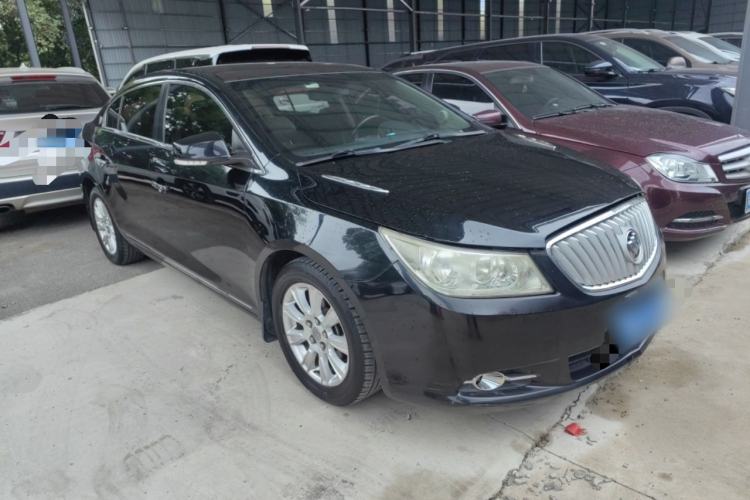 Used Buick LaCrosse 2012 2.4L SIDI Elegant Edition Front Right 45 Deg