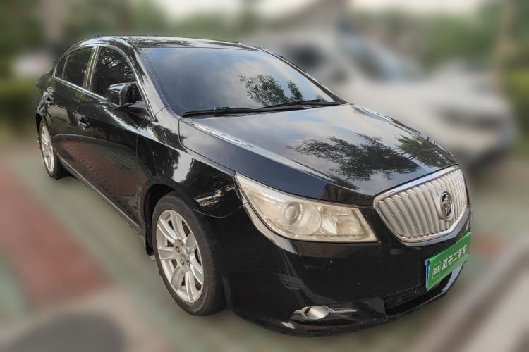 Used Buick LaCrosse 2012 2.4L SIDI Luxury Edition Front Right 45 Deg