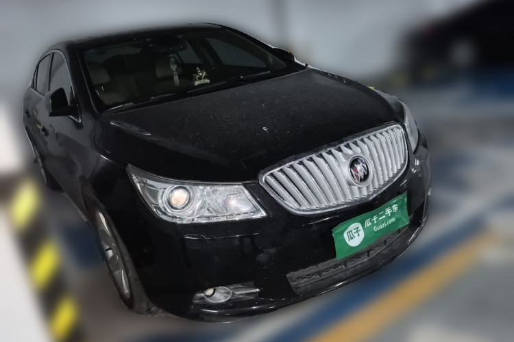 Used Buick LaCrosse 2012 2.4L SIDI Luxury Edition Front Right 45 Deg