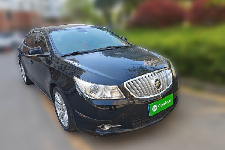 Used Buick LaCrosse 2012 2.4L SIDI Luxury Edition Front Right 45 Deg