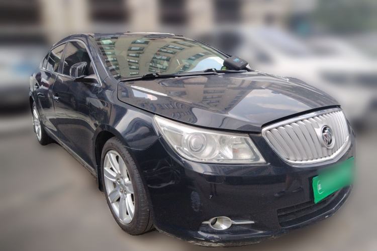 Used Buick LaCrosse 2012 2.4L SIDI Luxury Edition Front Right 45 Deg