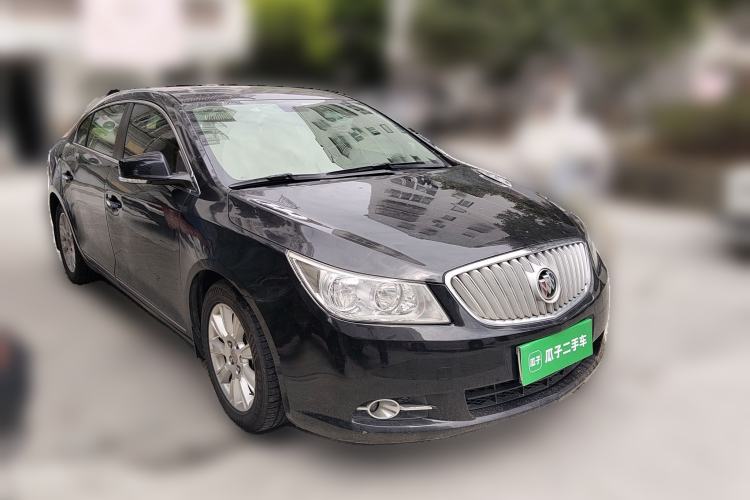 Used Buick LaCrosse 2012 2.4L SIDI Elegant Edition Front Right 45 Deg