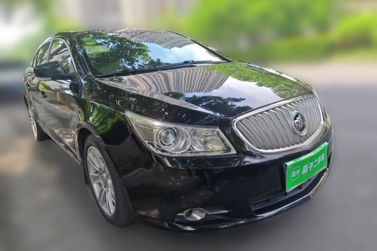 Used Buick LaCrosse 2012 2.4L SIDI Luxury Edition Front Right 45 Deg