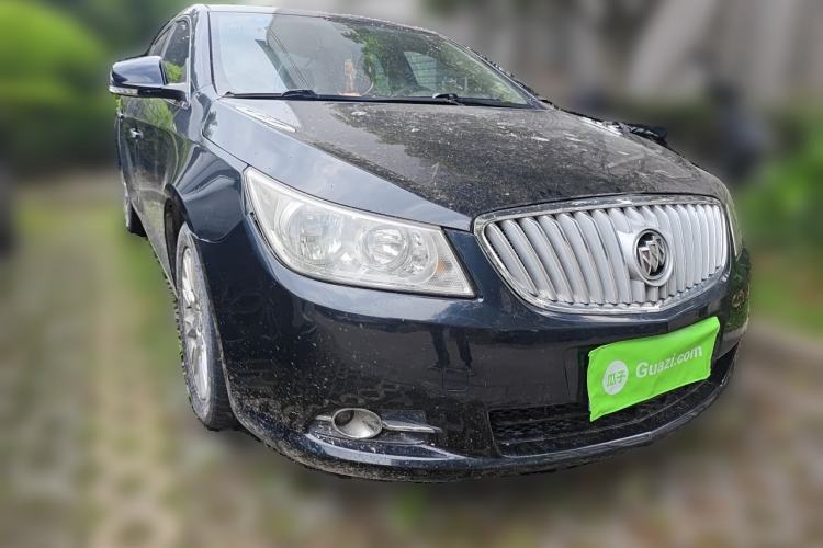 Used Buick LaCrosse 2012 2.4L SIDI Elegant Edition Front Right 45 Deg