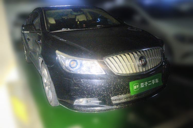 Used Buick LaCrosse 2012 2.4L SIDI Luxury Edition Front Right 45 Deg