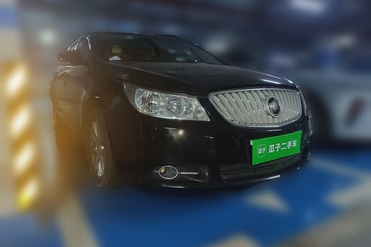 Used Buick LaCrosse 2012 2.4L SIDI Luxury Edition Front Right 45 Deg