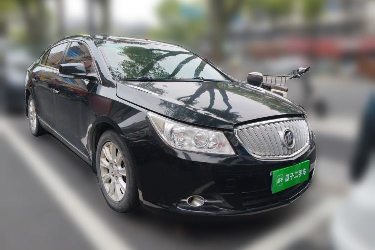 Used Buick LaCrosse 2012 2.4L SIDI Elegant Edition Front Right 45 Deg
