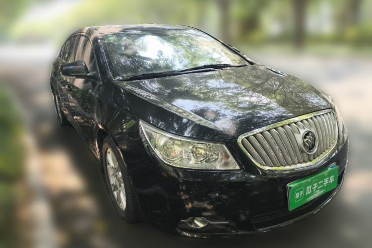 Used Buick LaCrosse 2012 2.4L SIDI Elegant Edition Front Right 45 Deg