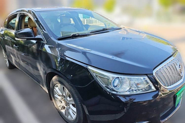 Used Buick LaCrosse 2012 eAssist 2.4L Luxury Edition Front Right 45 Deg