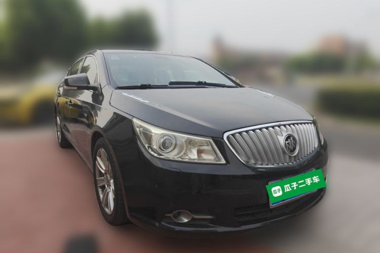 Used Buick LaCrosse 2012 2.4L SIDI Luxury Edition Front Right 45 Deg