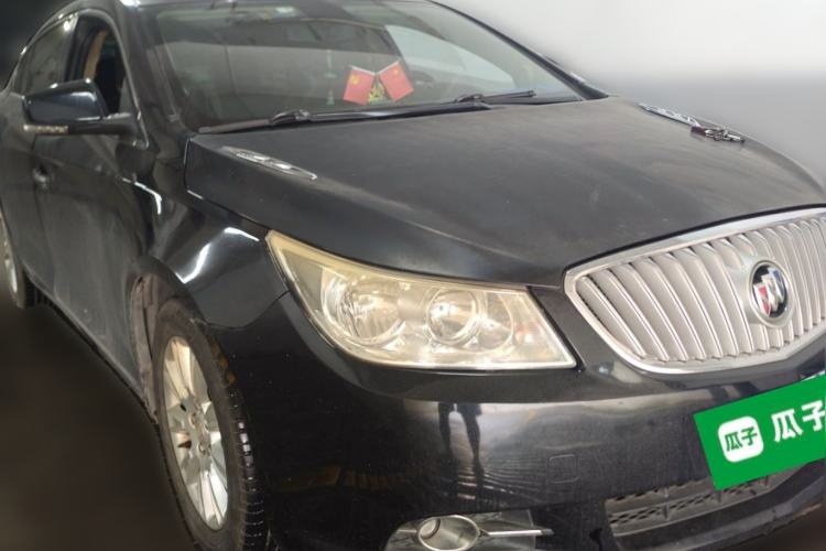 Used Buick LaCrosse 2012 2.4L SIDI Elegant Edition Front Right 45 Deg
