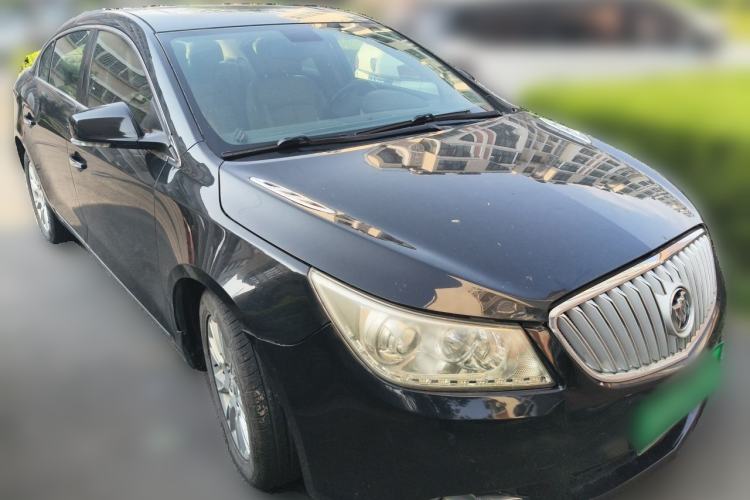 Used Buick LaCrosse 2012 2.4L SIDI Elegant Edition Front Right 45 Deg