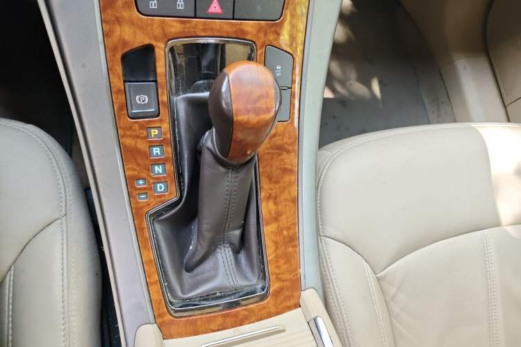 Used Buick LaCrosse 2012 2.4L SIDI Elegant Edition Gear Lever