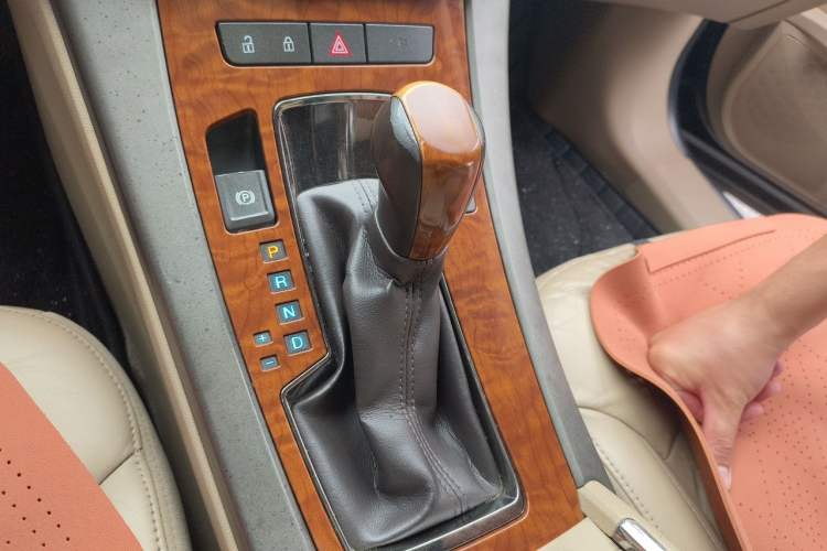 Used Buick LaCrosse 2012 2.4L SIDI Haoya Edition Gear Lever