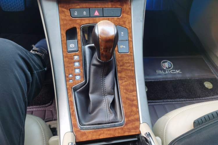 Used Buick LaCrosse 2012 2.4L SIDI Elegant Edition Gear Lever