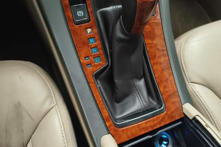 Used Buick LaCrosse 2012 2.4L SIDI Luxury Edition Gear Lever