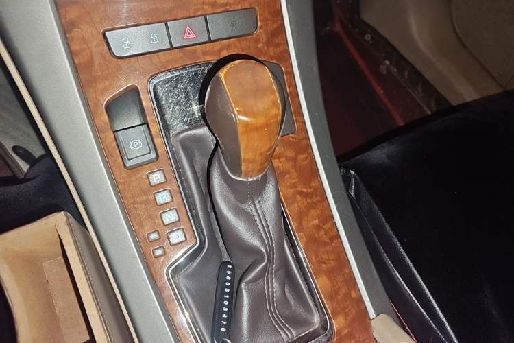 Used Buick LaCrosse 2012 2.4L SIDI Elegant Edition Gear Lever