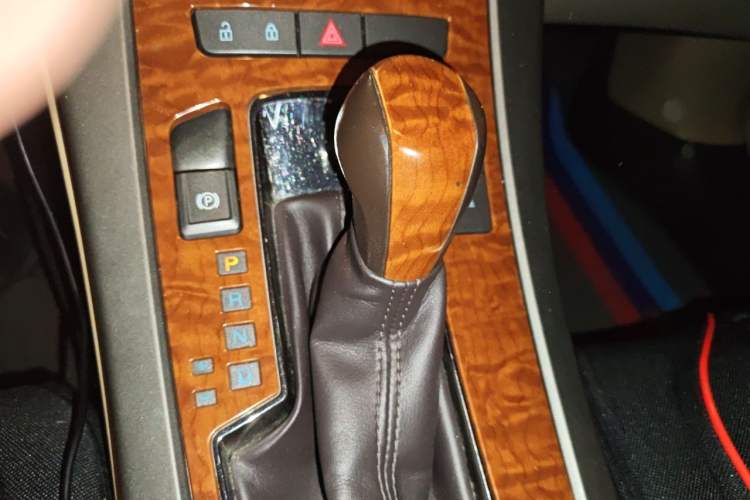 Used Buick LaCrosse 2012 2.4L SIDI Elegant Edition Gear Lever