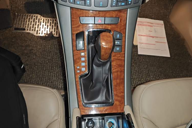 Used Buick LaCrosse 2012 2.4L SIDI Luxury Edition Gear Lever