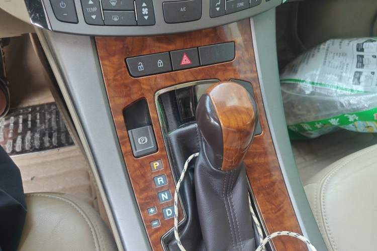 Used Buick LaCrosse 2012 2.4L SIDI Comfort Edition Gear Lever