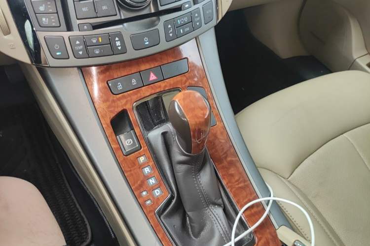 Used Buick LaCrosse 2012 2.4L SIDI Luxury Edition Gear Lever