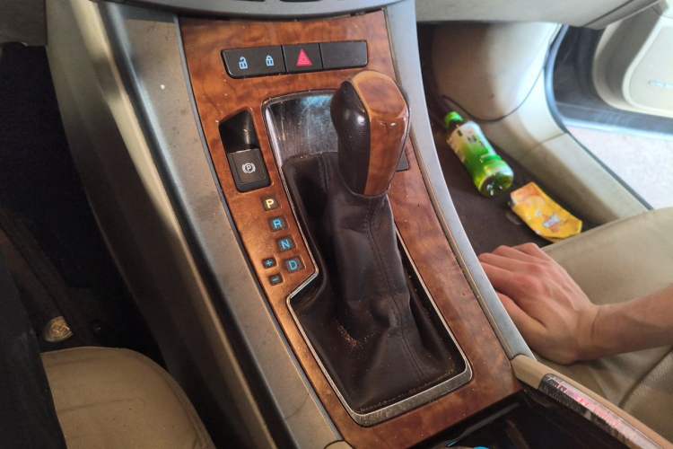 Used Buick LaCrosse 2012 2.4L SIDI Luxury Edition Gear Lever