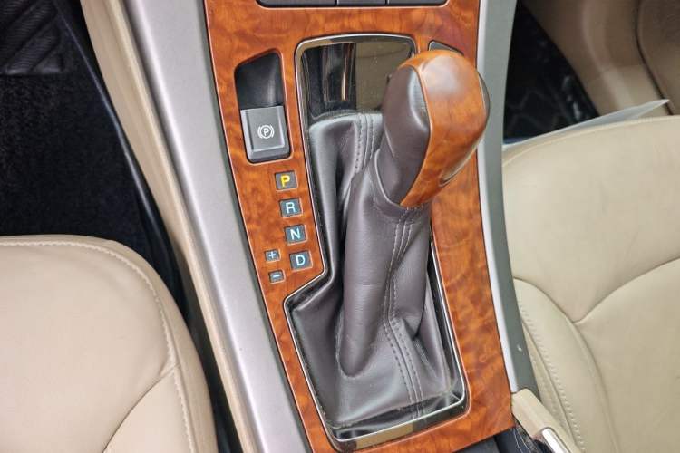 Used Buick LaCrosse 2012 2.4L SIDI Elegant Edition Gear Lever