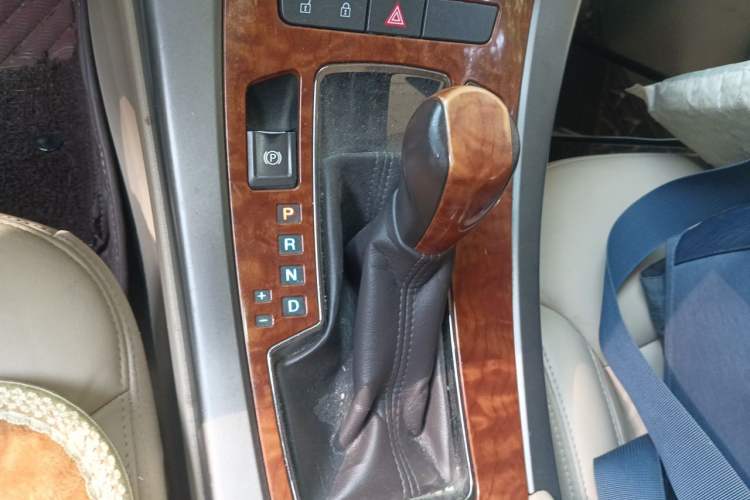 Used Buick LaCrosse 2012 2.4L SIDI Elegant Edition Gear Lever