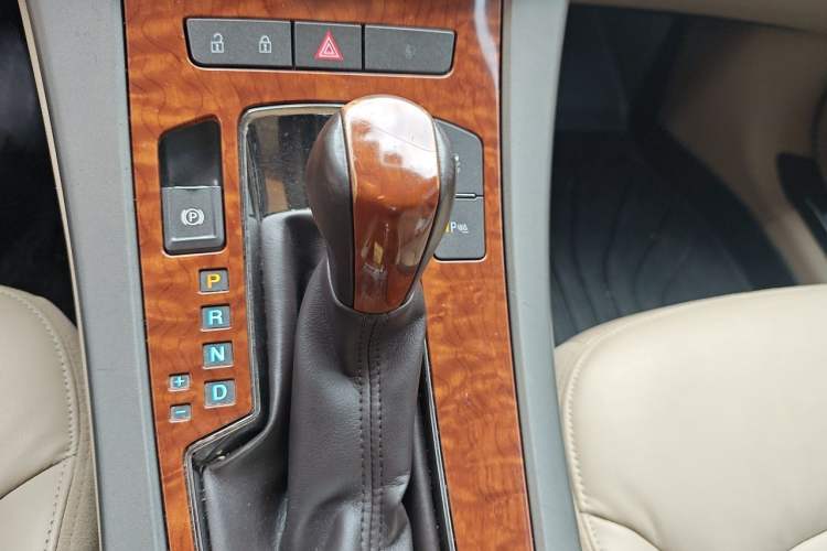 Used Buick LaCrosse 2012 2.4L SIDI Comfort Edition Gear Lever