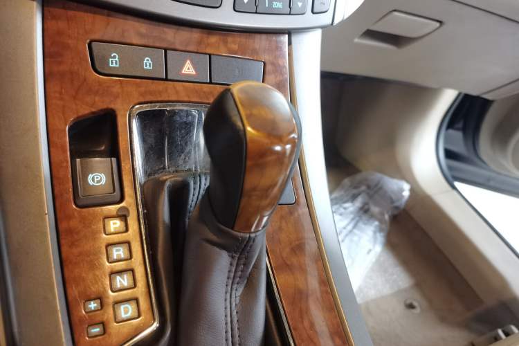 Used Buick LaCrosse 2012 2.4L SIDI Comfort Edition Gear Lever