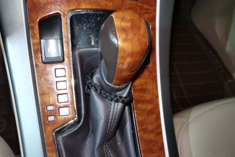Used Buick LaCrosse 2012 2.4L SIDI Elegant Edition Gear Lever