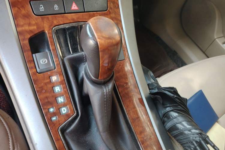 Used Buick LaCrosse 2012 2.4L SIDI Comfort Edition Gear Lever