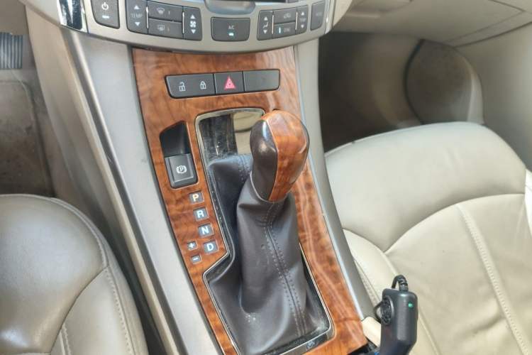 Used Buick LaCrosse 2012 2.4L SIDI Elegant Edition Gear Lever