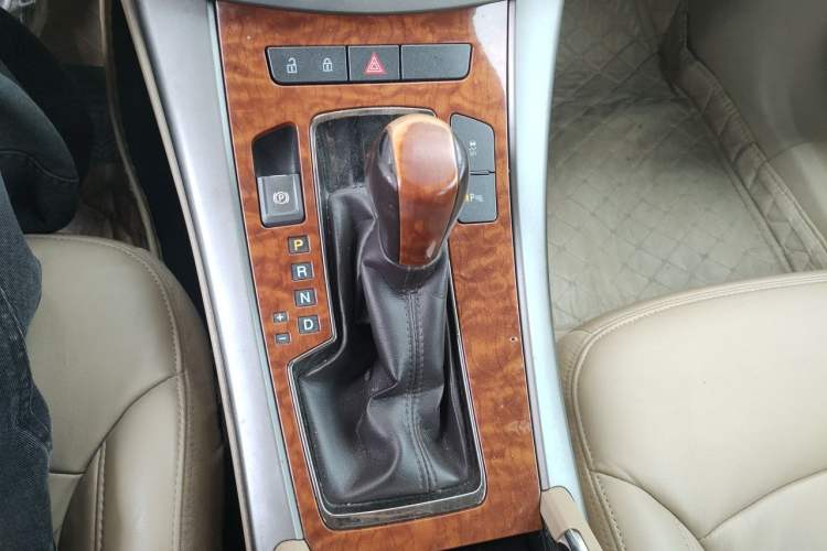 Used Buick LaCrosse 2012 2.4L SIDI Elegant Edition Gear Lever
