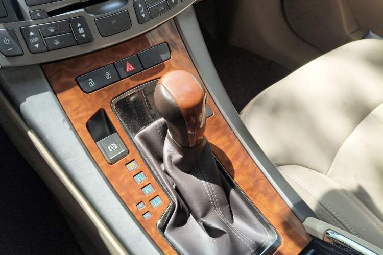 Used Buick LaCrosse 2012 2.4L SIDI Elegant Edition Gear Lever