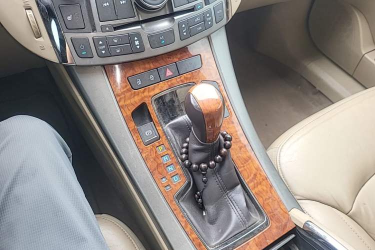 Used Buick LaCrosse 2012 2.4L SIDI Comfort Edition Gear Lever