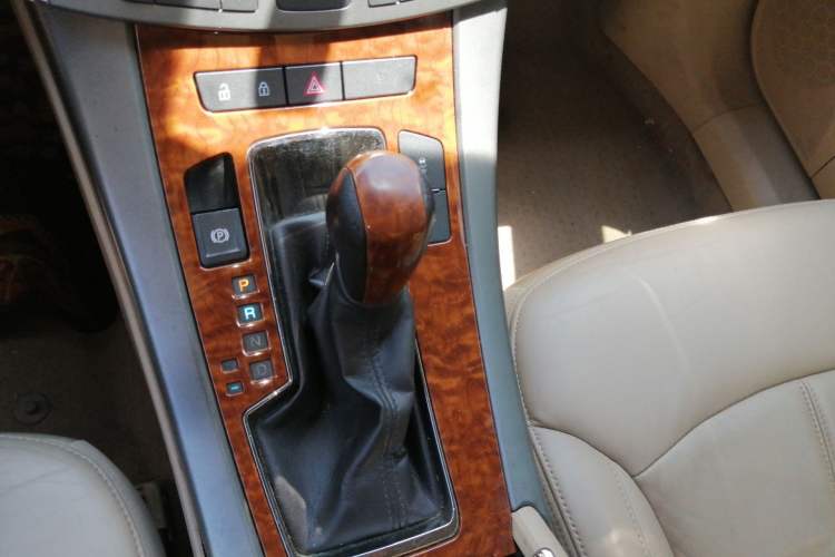 Used Buick LaCrosse 2012 2.4L SIDI Elegant Edition Gear Lever