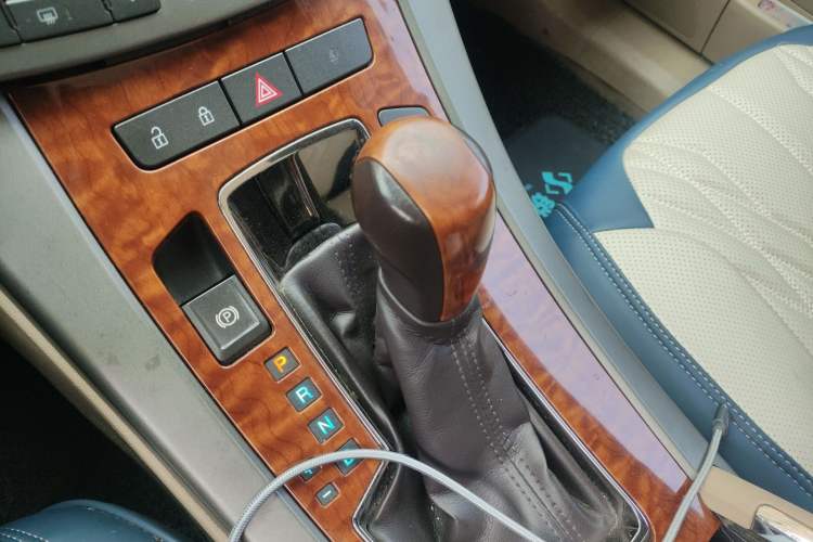 Used Buick LaCrosse 2012 2.4L SIDI Comfort Edition Gear Lever