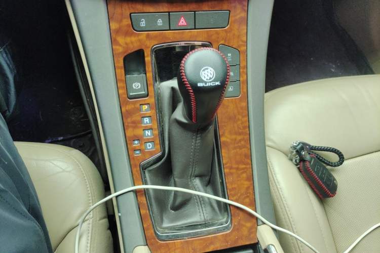 Used Buick LaCrosse 2012 2.4L SIDI Luxury Edition Gear Lever