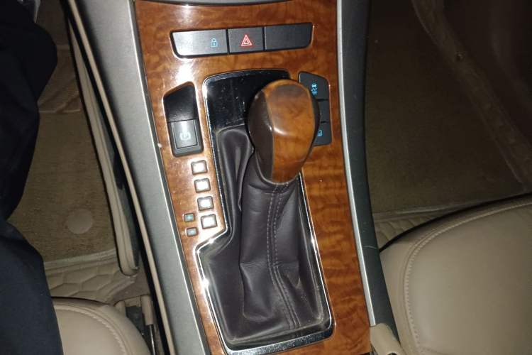 Used Buick LaCrosse 2012 2.4L SIDI Luxury Edition Gear Lever